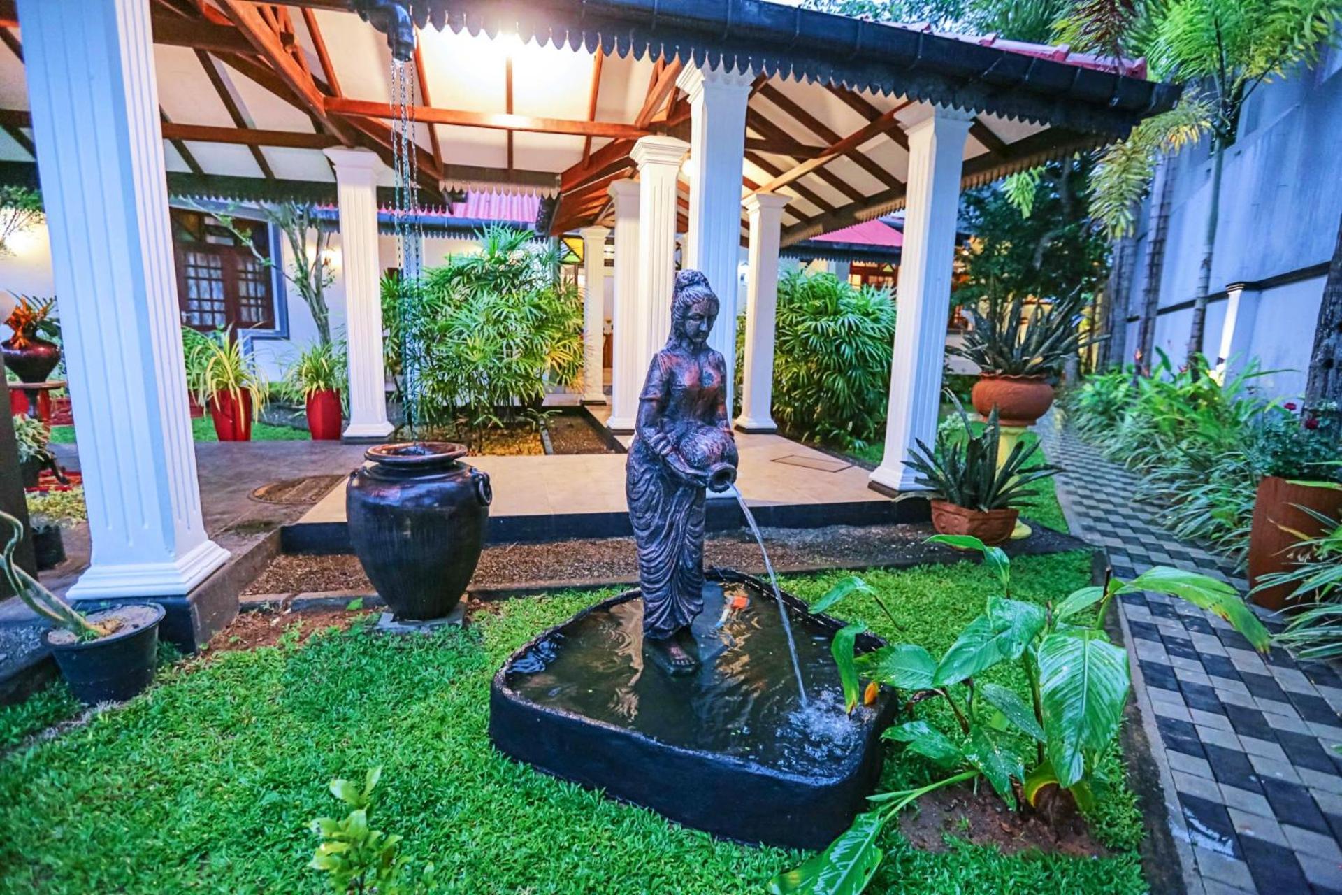 Arcadia Resort Hikkaduwa Buitenkant foto
